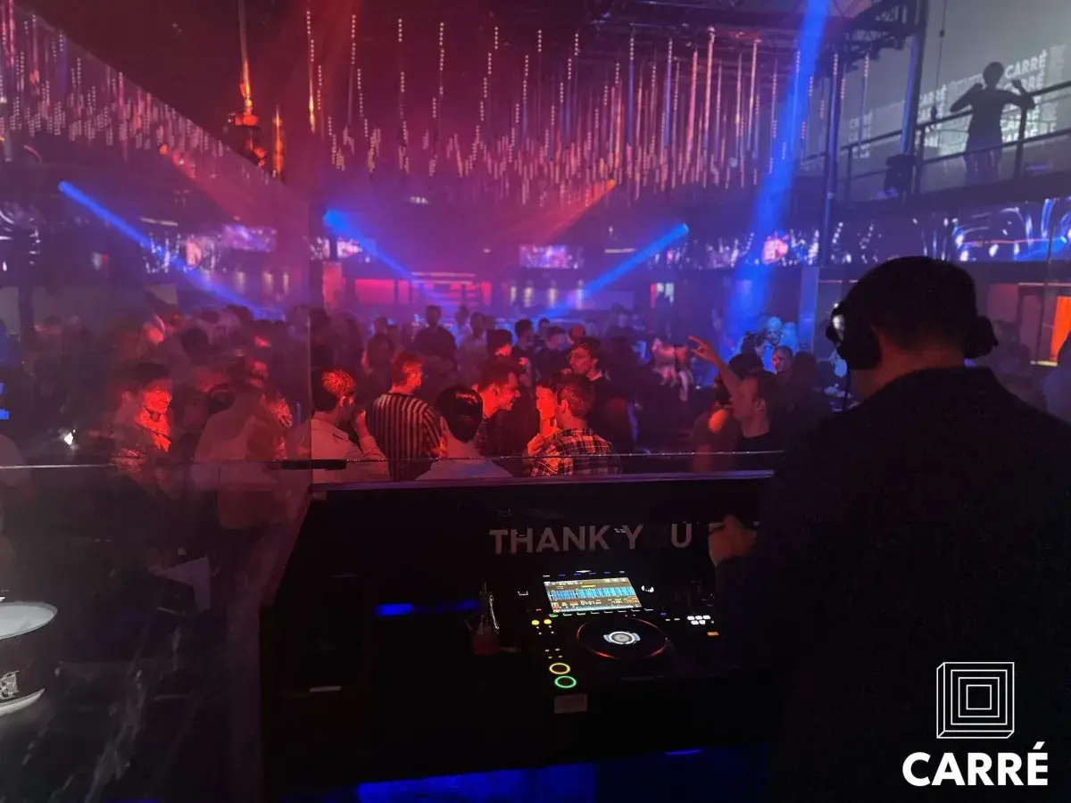 DJ Mathix draait voor volle zaal @ Carré